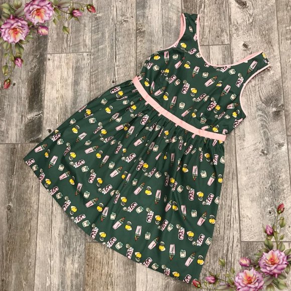 Modcloth Dresses & Skirts - ModCloth plus size cut out details on back dress